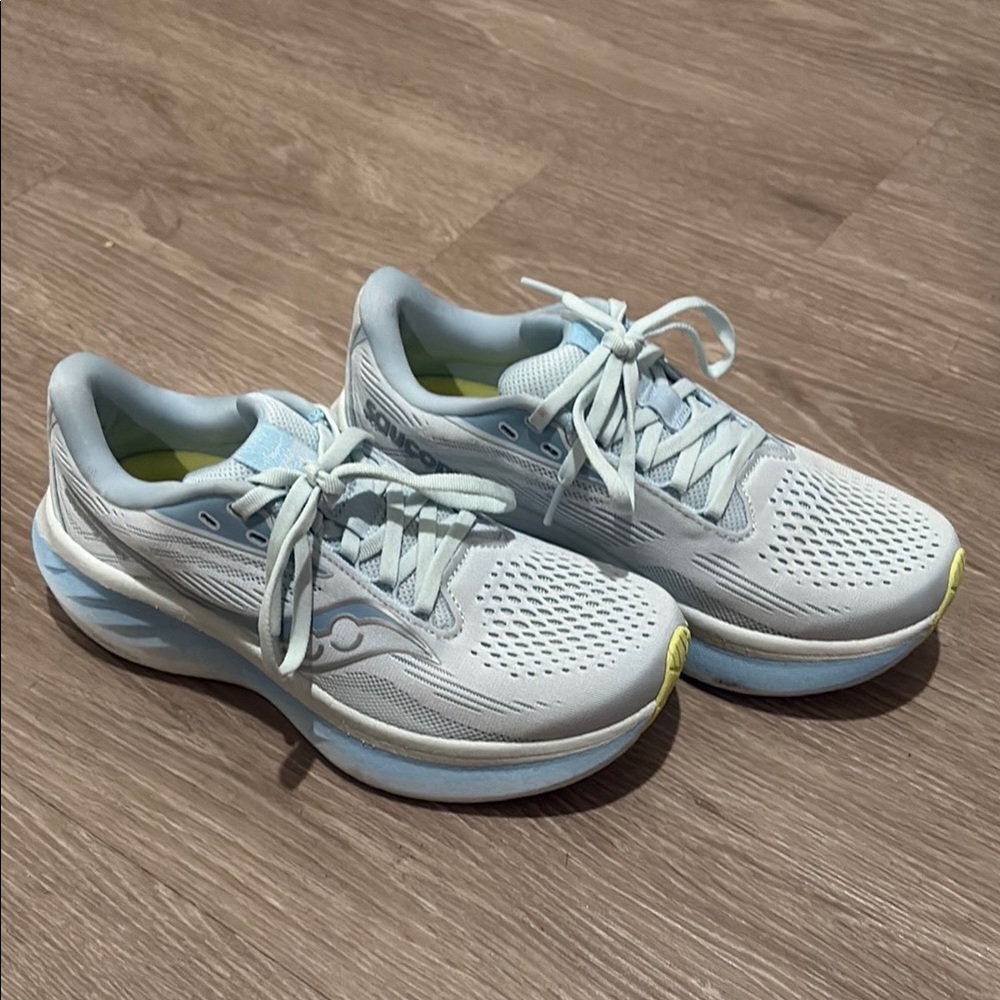 Saucony Blue Athletic Shoes with Breathable Mesh and Cushioned Midsole